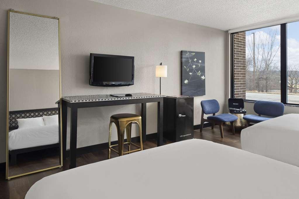 The Highlander Hotel, Ascend Collection Hotel Iowa City