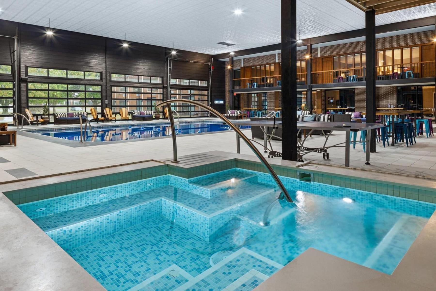 The Highlander Hotel, Ascend Collection Iowa City