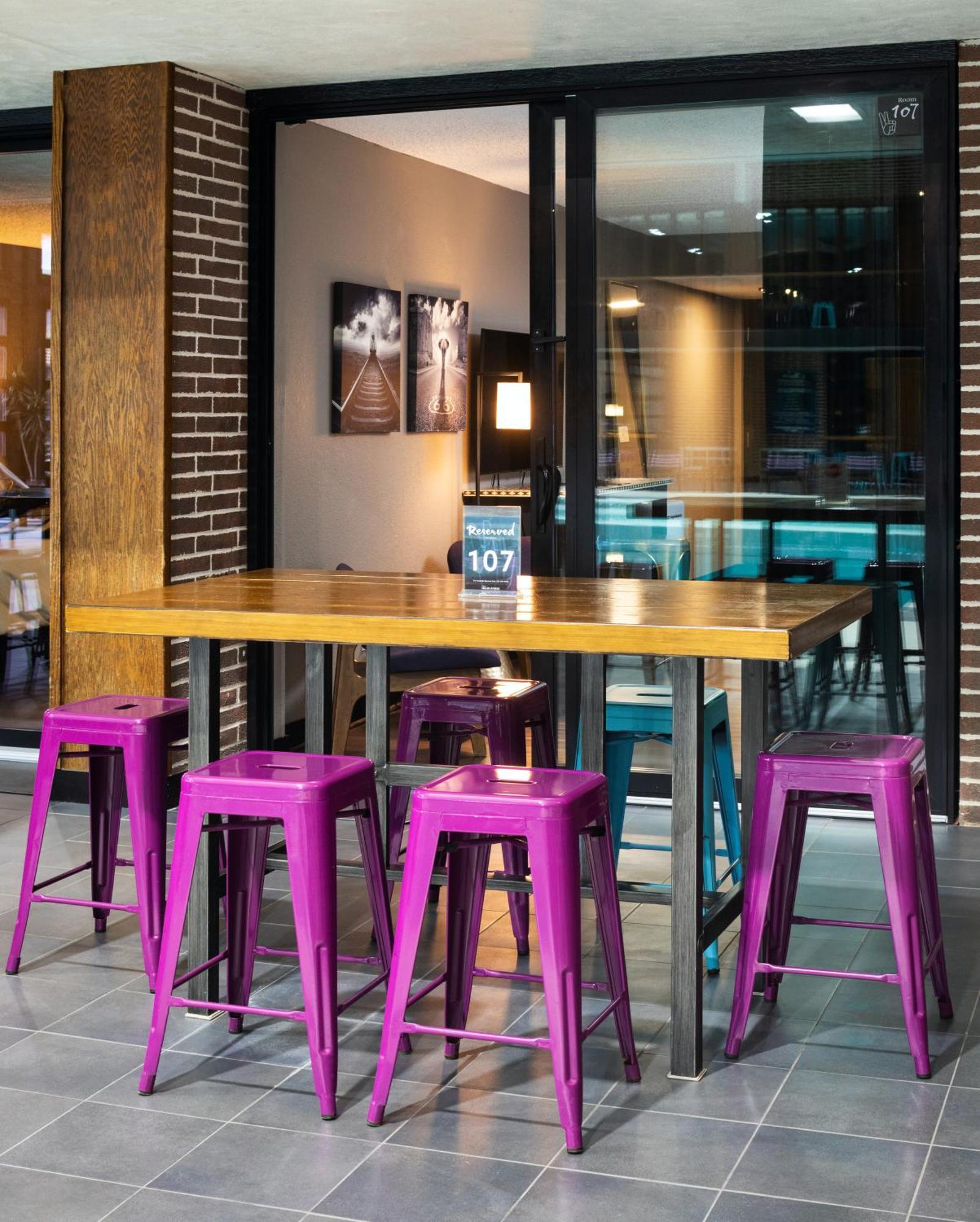 The Highlander Hotel, Ascend Collection 3* Iowa City