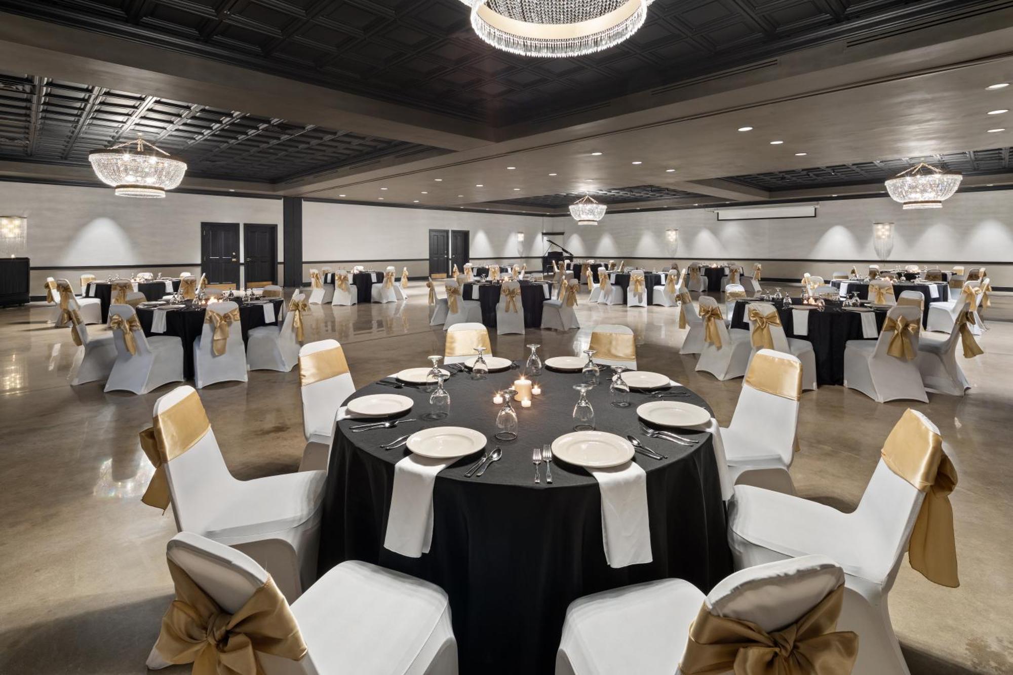 The Highlander Hotel, Ascend Collection Iowa City