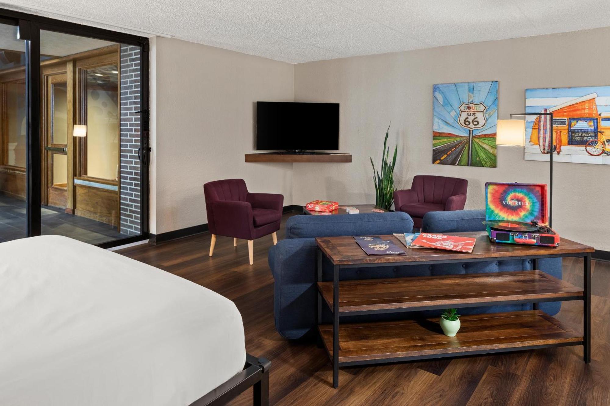 The Highlander Hotel, Ascend Collection Hotel Iowa City